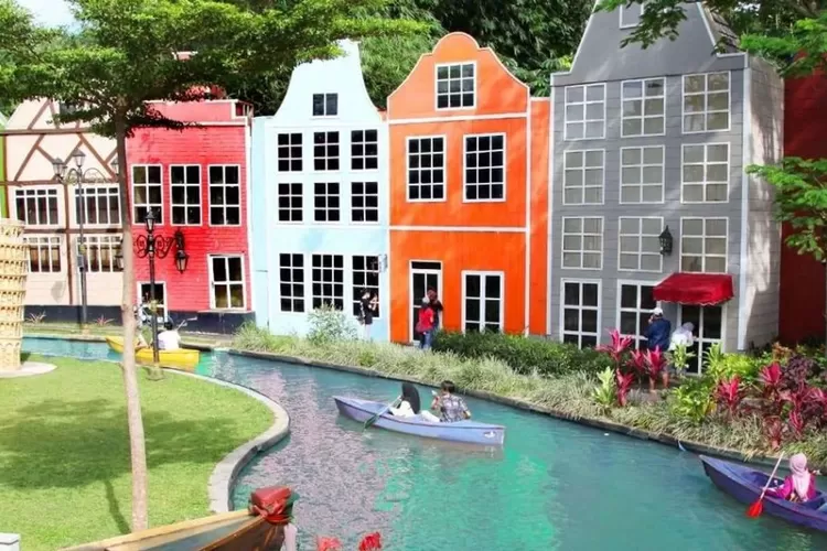 Devoyage Bogor, salah satu tempat wisata keren ala Eropa yang jaraknya enggak jauh dari Depok. (FOTO ;  LA / YouTube / Mujianto)