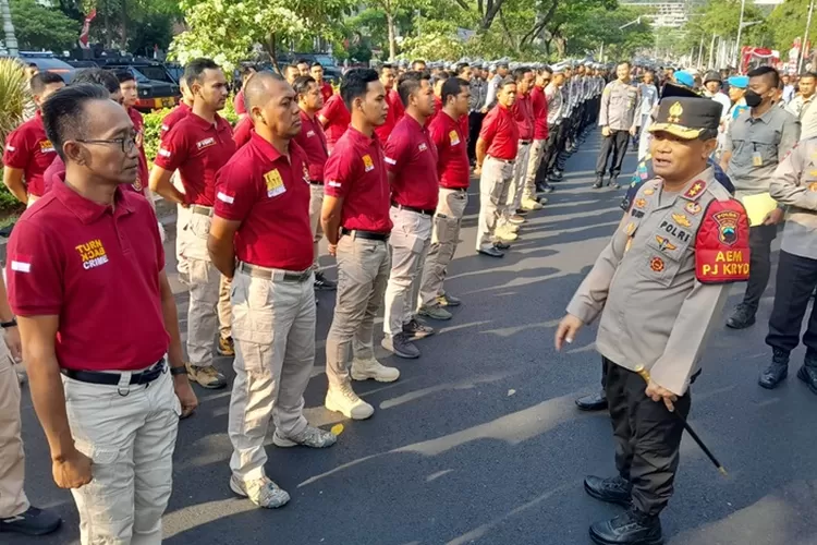 Kapolda Jateng Irjen Pol Ahmad Luthfi saat menyiapkan apel pasukan pengamangan pertemuan Menteri Perdagangan se-ASEAN di Semarang. (Ayosemarang.com/ Audrian Firhannusa)