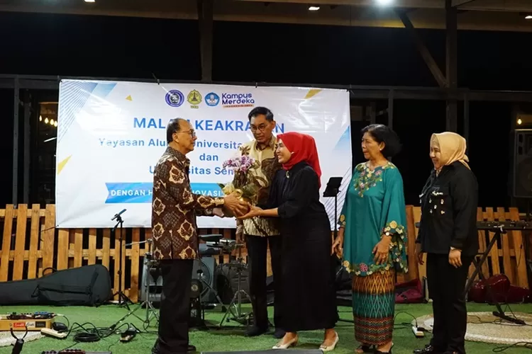 Yayasan Alumni Undip - USM Gelar Malam Keakraban