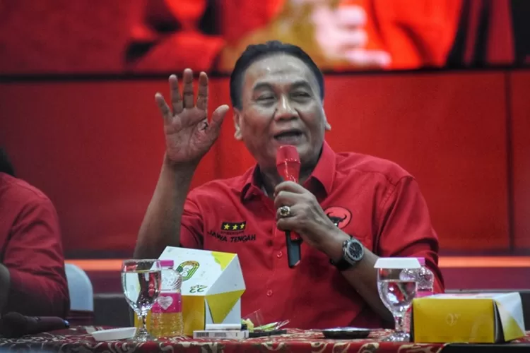 Ketua PDIP Jateng Bambang Pacul saat jumpa pers konsolidasi pemenangan Ganjar Pranowo. Bambang ungkap strategi PDIP Jateng.  (Ayosemarang.com/ Audrian Firhannusa)