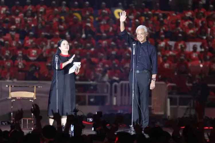 Capres PDIP Ganjar Pranowo saat pidato politiknya di depan 33.000 kader PDIP di Stadion Jatidiri Semarang. (Humas Jateng)