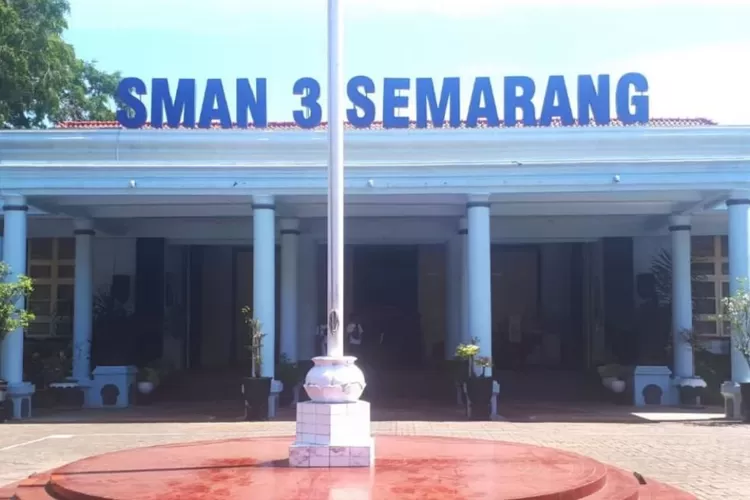 TOP 3 SMA Terbaik di Kota Semarang (Berbagai sumber)