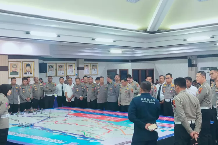 Dirlantas Polda Jateng saat melakukan koordinasi pelaksanaan Operasi Zebra Candi 2023 pada September.  ((Humas Polda))
