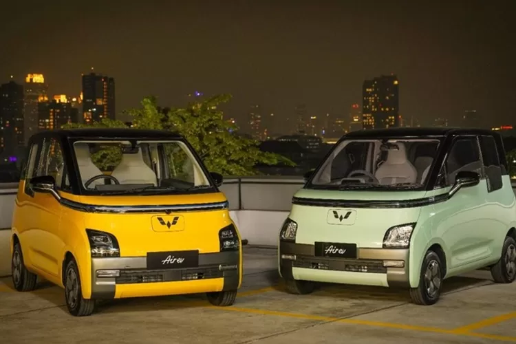 Wuling AirEv salah satu mobil listrik yang akan dipakai dalam  KTT ASEAN ke-43 Jakarta September 2023