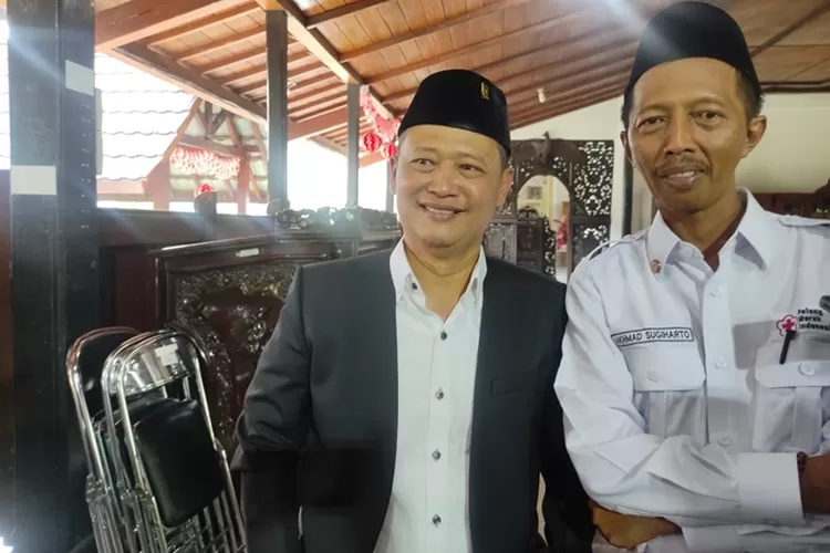 Ketua PMI Kabupaten Demak masa bakti 2023 - 2028 swafoto bersama Ketua DPRD Kabupaten Demak usai pelantikan.  (Zaidi)