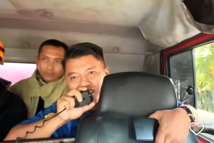 Ade Bhakti Diprank Laporan Kebakaran Sampai Terjang Padatnya Lalu Lintas (IG @adebhakti)