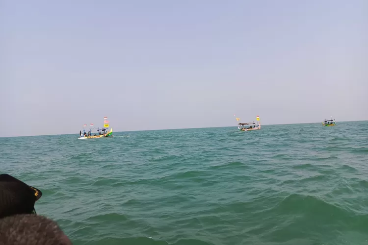  Kapal Bocor, Nelayan Bandengan Terombang Ambing Dilaut (Edi Prayitno/Kontributor Kendal)