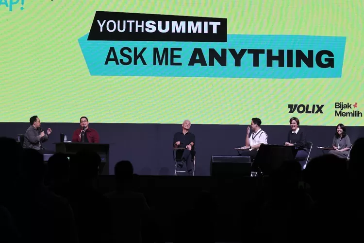 Capres Ganjar Pranowo saat bertemu ratusan anak muda di acara Ideafest Lead The Leap di Jakarta Convention Centre (JCC), Sabtu 30 September 2023. (dok)