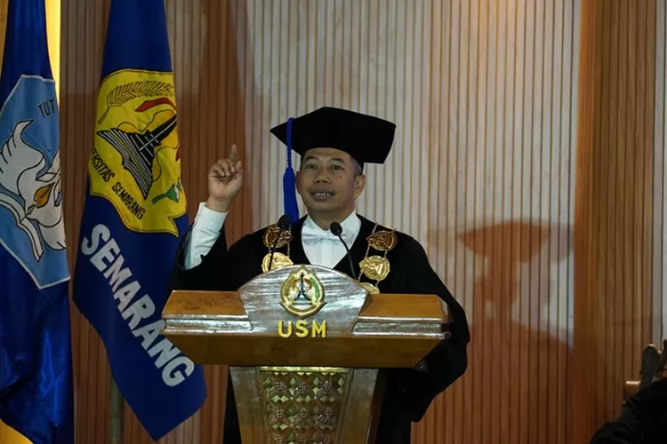 Rektor USM Dr Supari ST MT Beri Pesan Mendalam Wisuda ke 66 USM