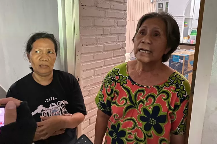 Kasmirah menerangkan detik-detik terakhir sebelum mahasiswi Unnes bunuh diri di Mall Paragon Semarang.  (Ayosemarang.com/ Audrian Firhannusa)