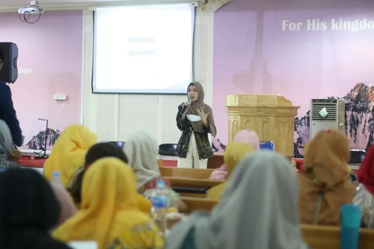 PKM USM Berikan Pelatihan Personal Branding untuk Guru PAUD