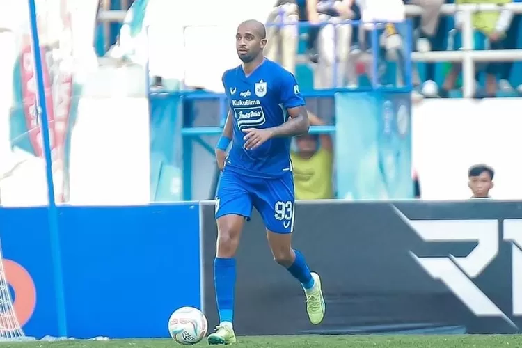 Bek asing PSIS Semarang Lucas Gamma menantikan laga melawan Persikabo 1973.  ((Instagram Lucao))