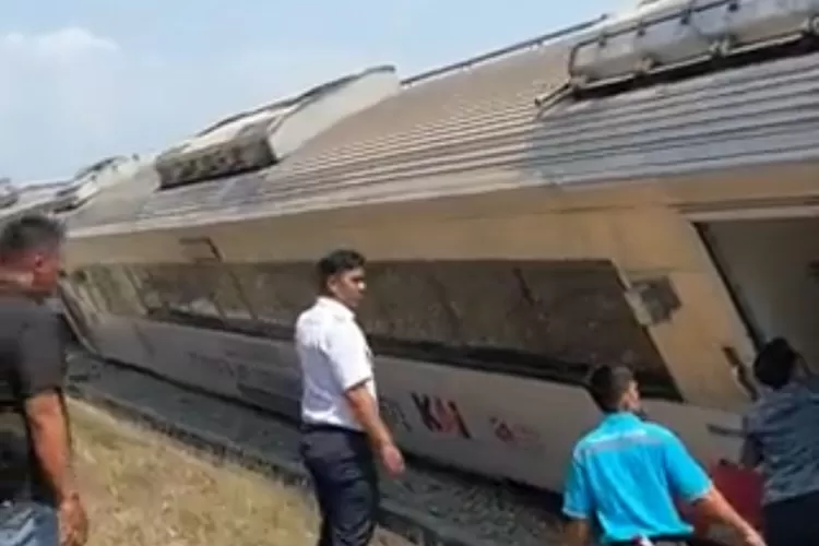 Kesaksian penumpang KA Argo Bromo yang mengalami anjlok (Tangkapan layar Tiktok @ndysfm)