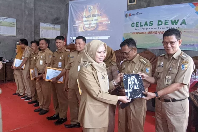  Bupati Demak ajak pemerintah desa tingkatkan partisipasi pelayanan kepada masyarakat melalui Gelas Dewa