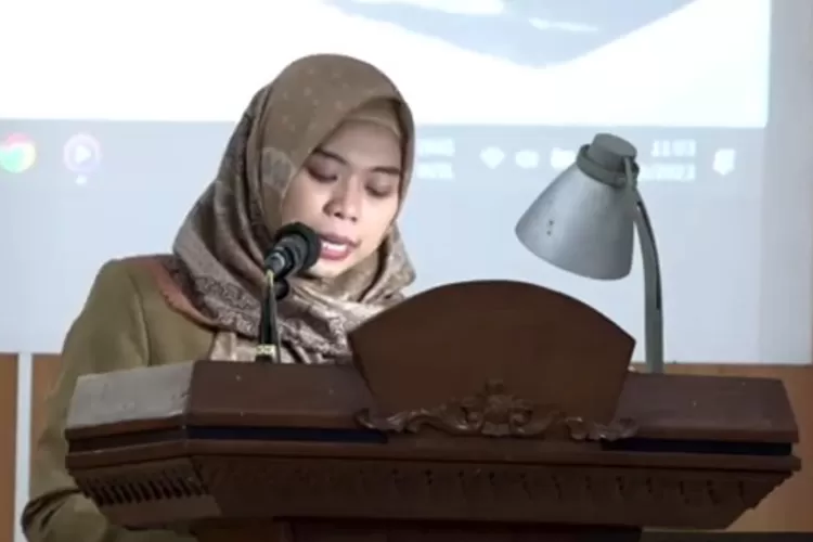 Bupati Demak Eisti'anah saat menyampaikan jawaban atas pandangan umum fraksi-fraksi DPRD Demak terhadap Raperda APBD Demak 2024.