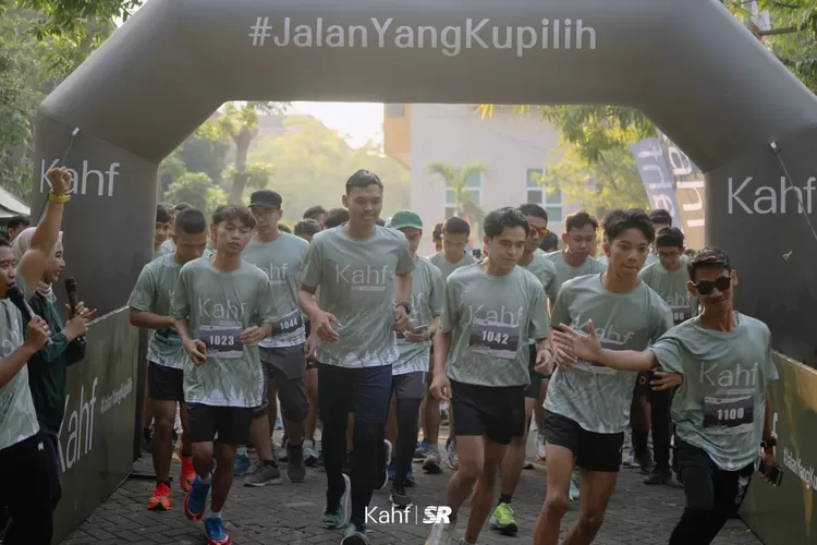 Run to Campuss Unnes yang berasal dari kolaborasi Semarang Runner dan Kahf.  ((SR))