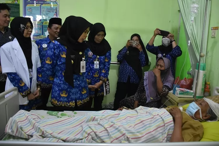  Bupati Demak sambangi Puskesmas Wonosalam 2 ajak masyarakat terapkan perilaku hidup bersih dan sehat