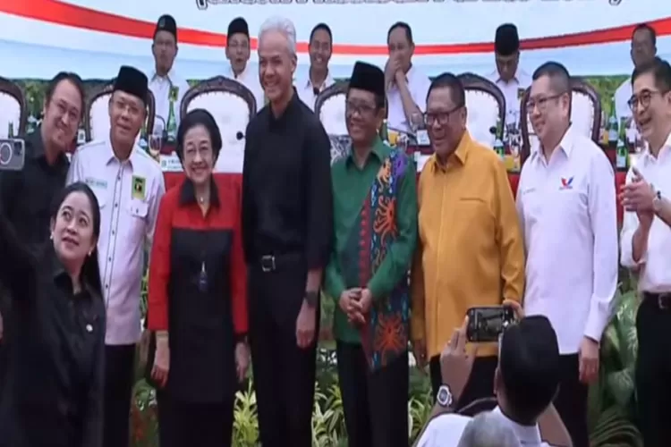 FIX! Mahfud MD Dideklarasikan Sebagai Cawapres Ganjar Pranowo, Ini Dia ...