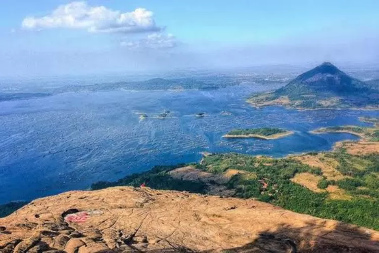 Menikmati Pesona Alam Purwakarta, 5 Destinasi Wisata Terbaik untuk Dijelajahi (Foto/Teras Info/Twitter/@noturbabyxxxx)