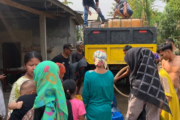 Pendistribusian Air Pabuaran Sukamakmur (Catatanfakta.com)