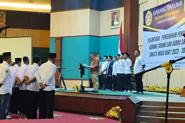 Pelantikan dan Pengukuhan Pengurus Karang Taruna Kecamatan Cibinong Oleh Camat Cibinong (catatanfakta.com)