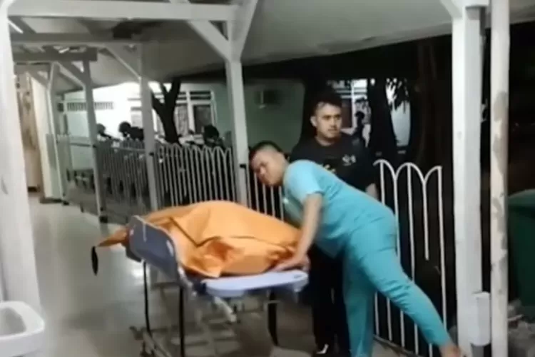 Jenazah Dini Sera Afrianti diautopsi