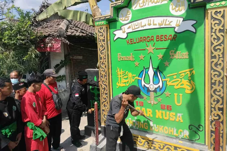 Daftar Tugu Perguruan Silat Di Bojonegoro Yang Dibongkar Dan Dijadikan ...