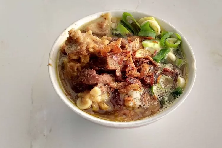 Nasi Grombyang yang gurih dengan potongan daging kerbau (Visit Jateng)