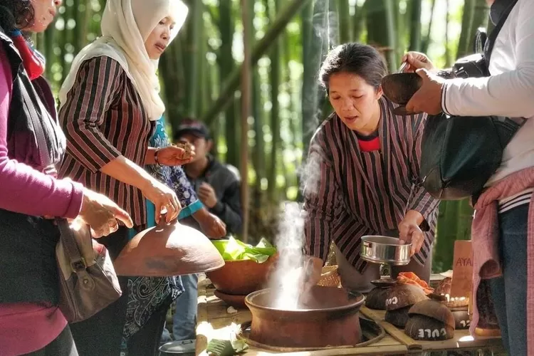 Tak Cuma Usung Konsep Kuno, Ini 6 Fakta Unik Pasar Papringan Di ...