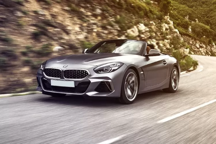 Bmw Z M Menjadi Mobil Berperforma Tinggi Yang Ditenagai Oleh Mesin