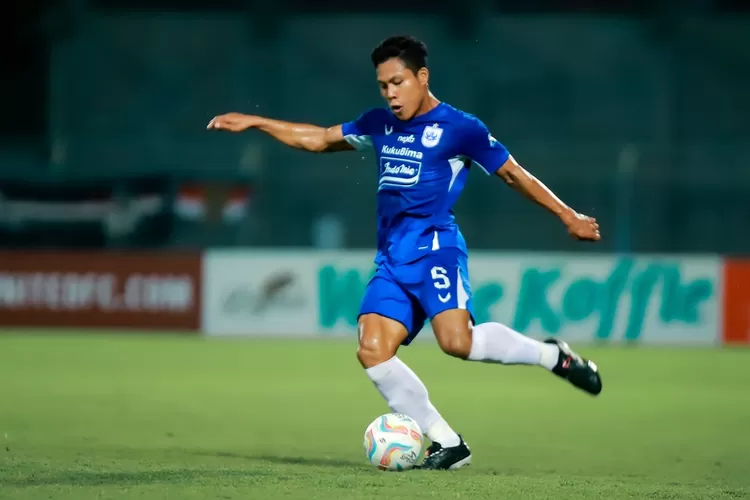 Terpilihnya bek Wahyu Prasetyo masuk timnas senior disambut gembira oleh  kubu PSIS Semarang (foto ligaindonesiabaru)