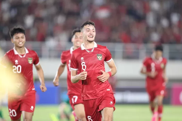 Ivar Jenner merayakan golnya, pada laga kualifikasi Piala Asia U-23 antara Indonesia dan Turkmenistan di Stadion Manahan Solo, Selasa 12 September 2023. Indonesia menang 2-0 dan memastikan lolos ke putaran final di Qatar pada tahun 2024verlawa (foto Humas PSSI)