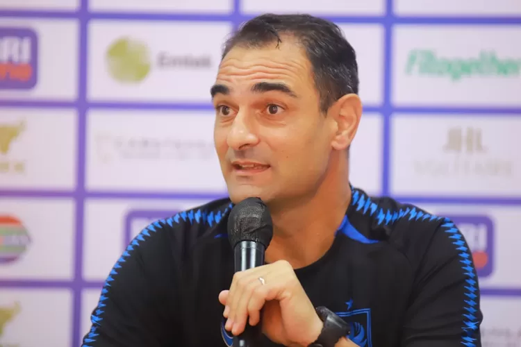 Pelatih PSIS Gilbert Agus bertekad membawa anak asuhnya raih angka penuh lawan Barito Putera (foto ligaindonesiabaru)