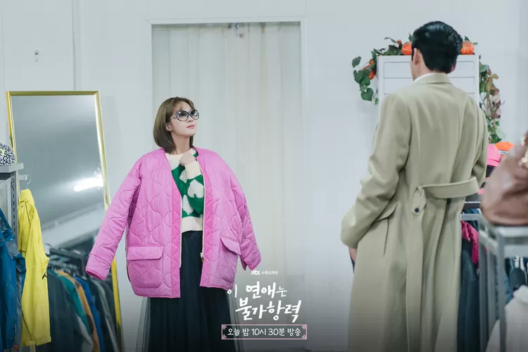 Salah satu adegan di Destined With You