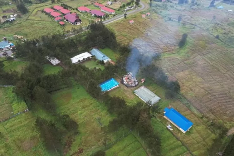 KKB membakar perpustakaan SMA Negeri 1 Ilaga, Kabupaten Puncak, Papua Tengah.  (dok.istimewa)
