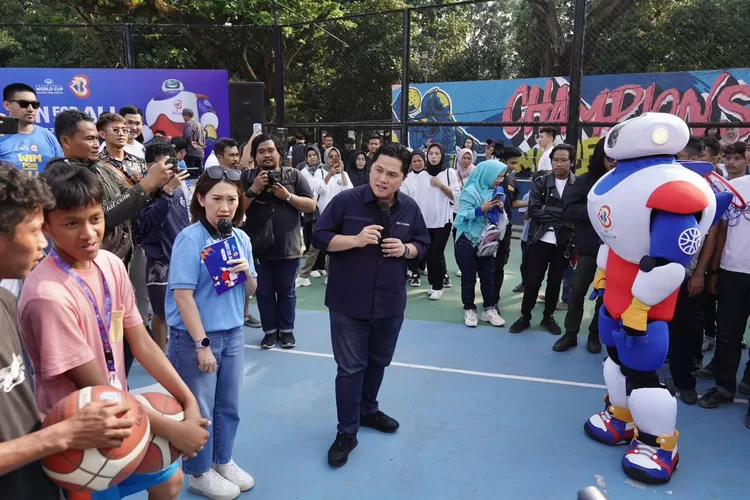 Erick Thohir saat sosialisasi FIBA World Cup 2023 di Bandung, Sabtu (19/8) sore.