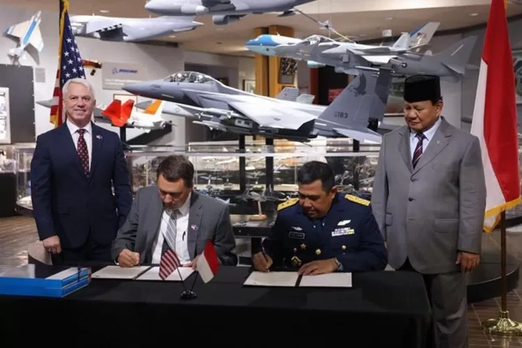 Menhan Prabowo Subianto menyaksikan penandatanganan MoU pembelian 25 jet temput F-15EX.  (Instagram @prabowo)