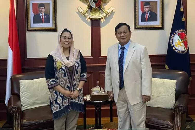 Potret Yenny Wahid saat bertemu dengan Prabowo Subianto  (dok. Istimewa)