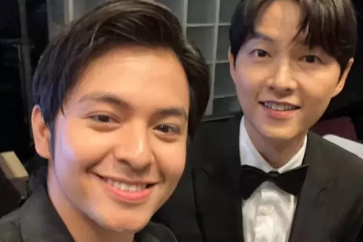 Angga Yunanda dan Song Joong Ki. (Sumber: Twitter @Angga_Yunandaaa)