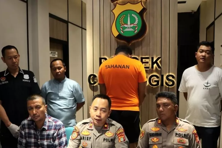 Anak membunuh ibu di Depok dan membacok ayahnya (Sumber: Twitter)