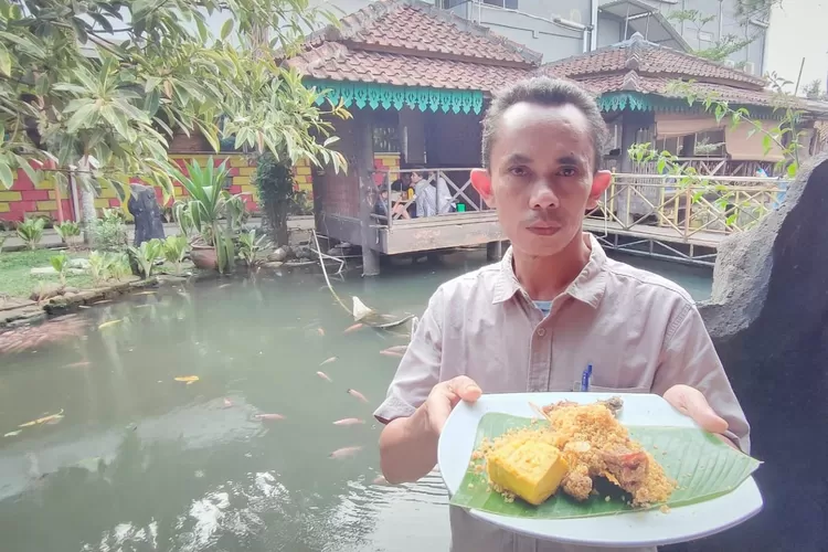 Warung Nasi Alam Sunda Puncak, Kecamatan Megamendung, Kabupaten Bogor. (Foto: Arifal/Radar Bogor)