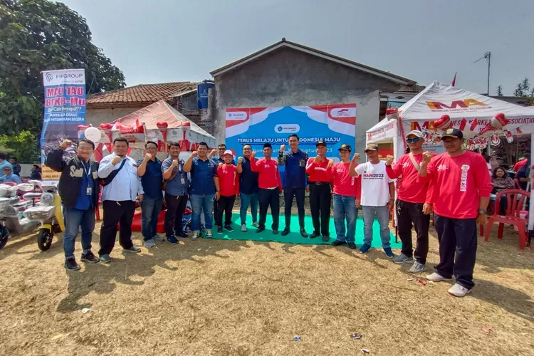 SEMANGATKEMERDEKAAN : Kegiatan lomba dan kebersamaan ini dilakukan di area sekitar kantor setelah karyawan FIFGROUP melaksanakan upacara Hari Kemerdekaan Republik Indonesia ke-78 tahun. ( DOK.FIFGROUPDEPOK)