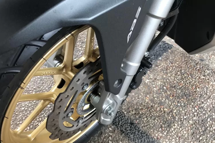 Cara merawar rem ABS pada sepeda motor Honda.