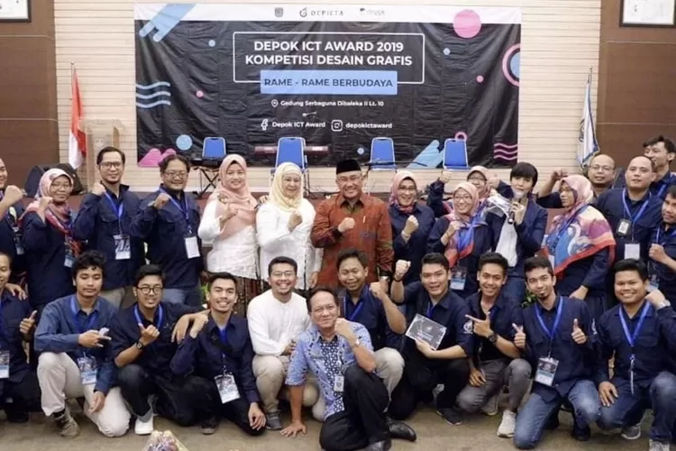 Pengumuman pemenang Depok ICT Award 2019 bersama Walikota Depok, Mohammad Idris. (Pemkot Depok)