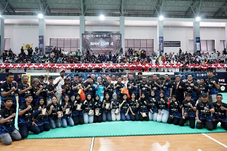 Ribuan peserta dari seluruh Indonesia saat menghadiri upacara pembukaan BNN Cup 2023 di GOR Kota Depok (BNN Depok)