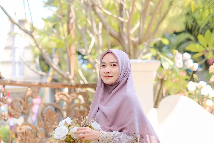 BANGGA : Salah satu motif Rintik Sunda yang akan diperkenalkan pada pameran di Paris Front Row 2023. ( DOK.PRIBADI)