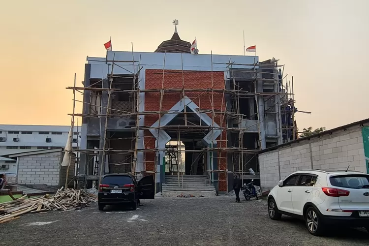 Gambaran Masjid Al Qawi yang terletak di Jalan Jambore, RW6, Kelurahan Harjamukti, Kecamatan Cimanggis (Andika Eka)