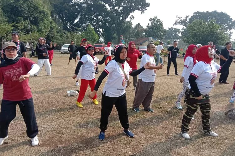 Suasana saat Senam Sehat S3 berlangsung dengan damai dan meriah di Studio Alam TVRI, Kecamatan Sukmajaya, Depok (DOK.S3)