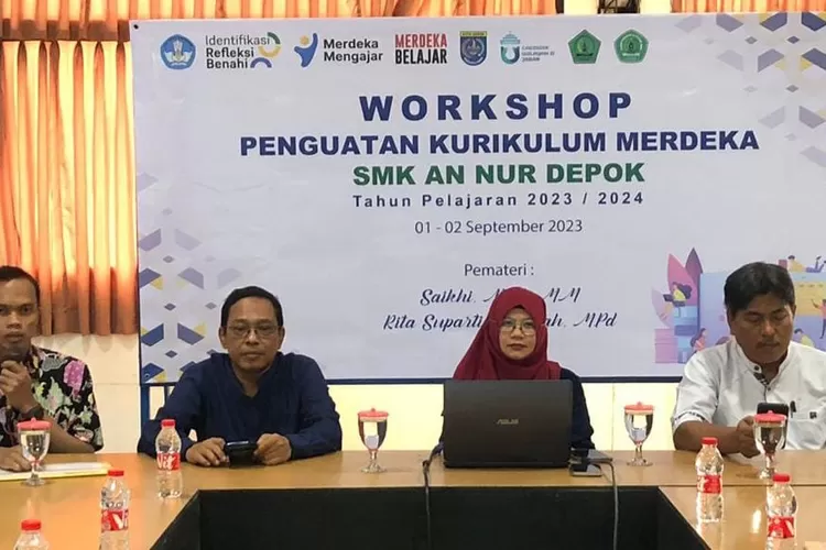 Agenda workshop penguatan kurikulum merdeka yang berlangsung di Aula SMK An-Nur, Kelurahan Pasir Putih, Kecamatan Sawangan (Aldy Rama )