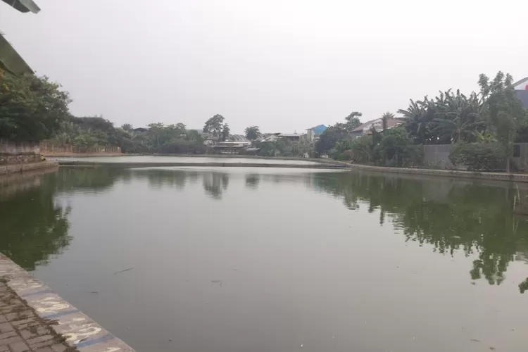 Situ Gadog tetap memiliki volume air yang banyak ditengah musim kemarau. (Atfal/Radar Depok )